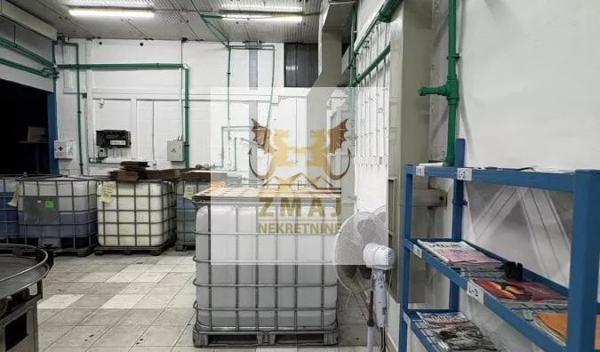 Poslovna zgrada | 4zida