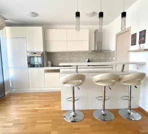 Stari Grad, Gradske lokacije, Novi Sad, 3.0 stan | 4zida.rs