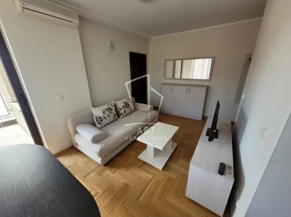 Anrija Žamea | 4zida.rs