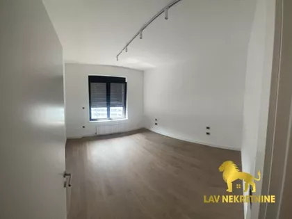 OMLADINSKIH BRIGADA | 4zida.rs