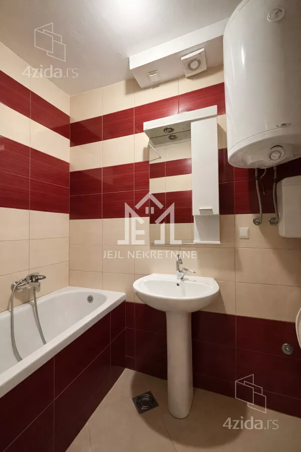 Petosoban stan | 4zida