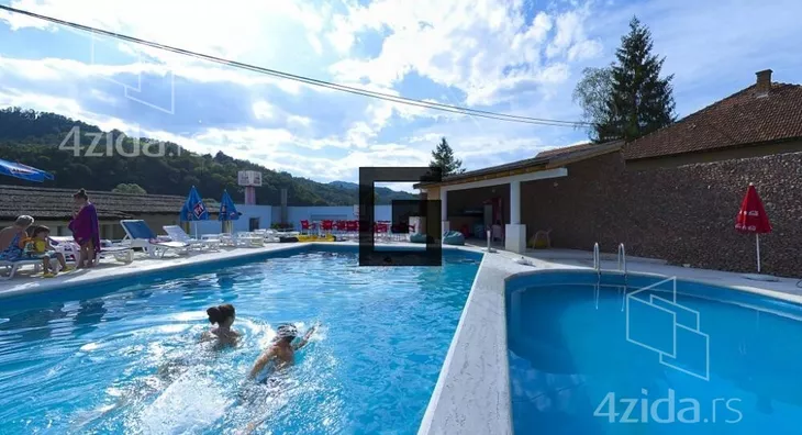 Ugostiteljski objekat | 4zida