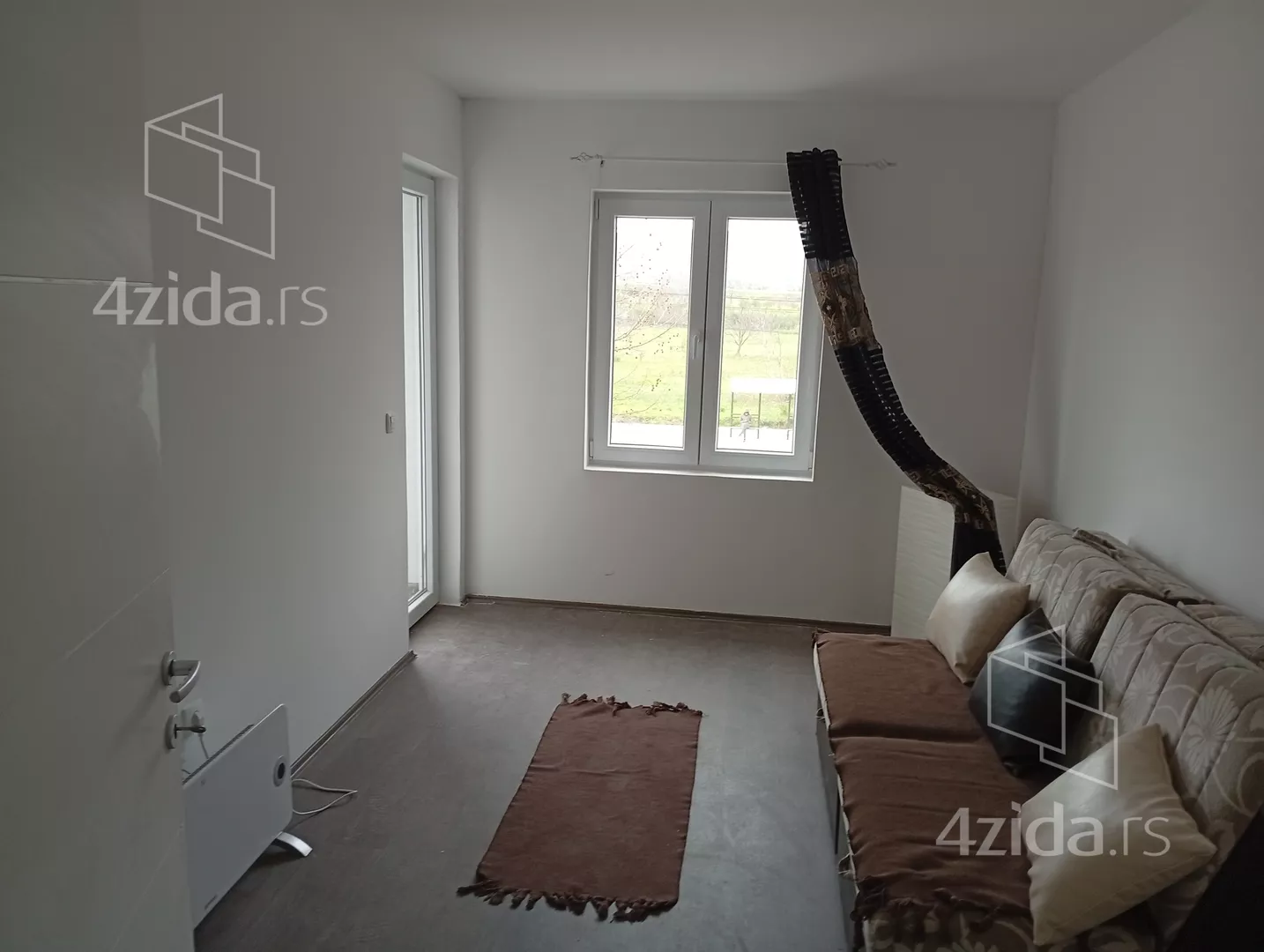 Troiposoban stan | 4zida