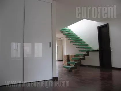 HRAM SVETOG SAVE | 4zida.rs