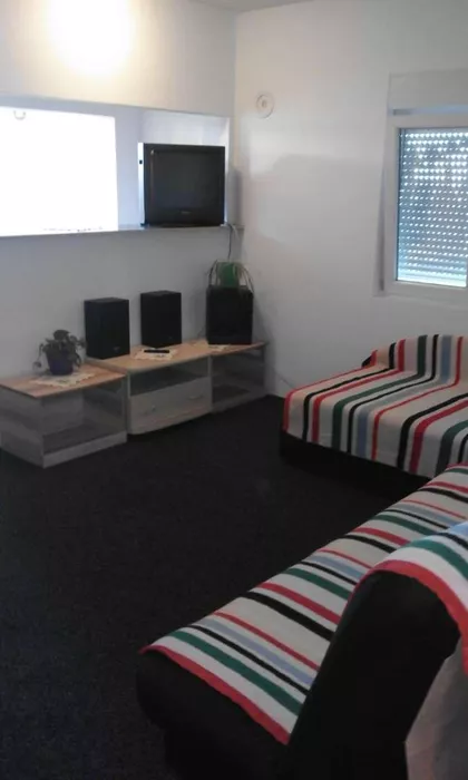 Novobeogradskih Graditelja 20 | 4zida.rs