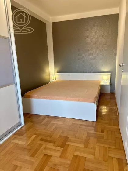 Ekonomski/Pravni Fakultet | 4zida.rs