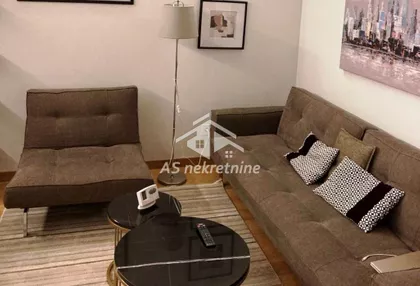 Vukov Spomenik | 4zida.rs