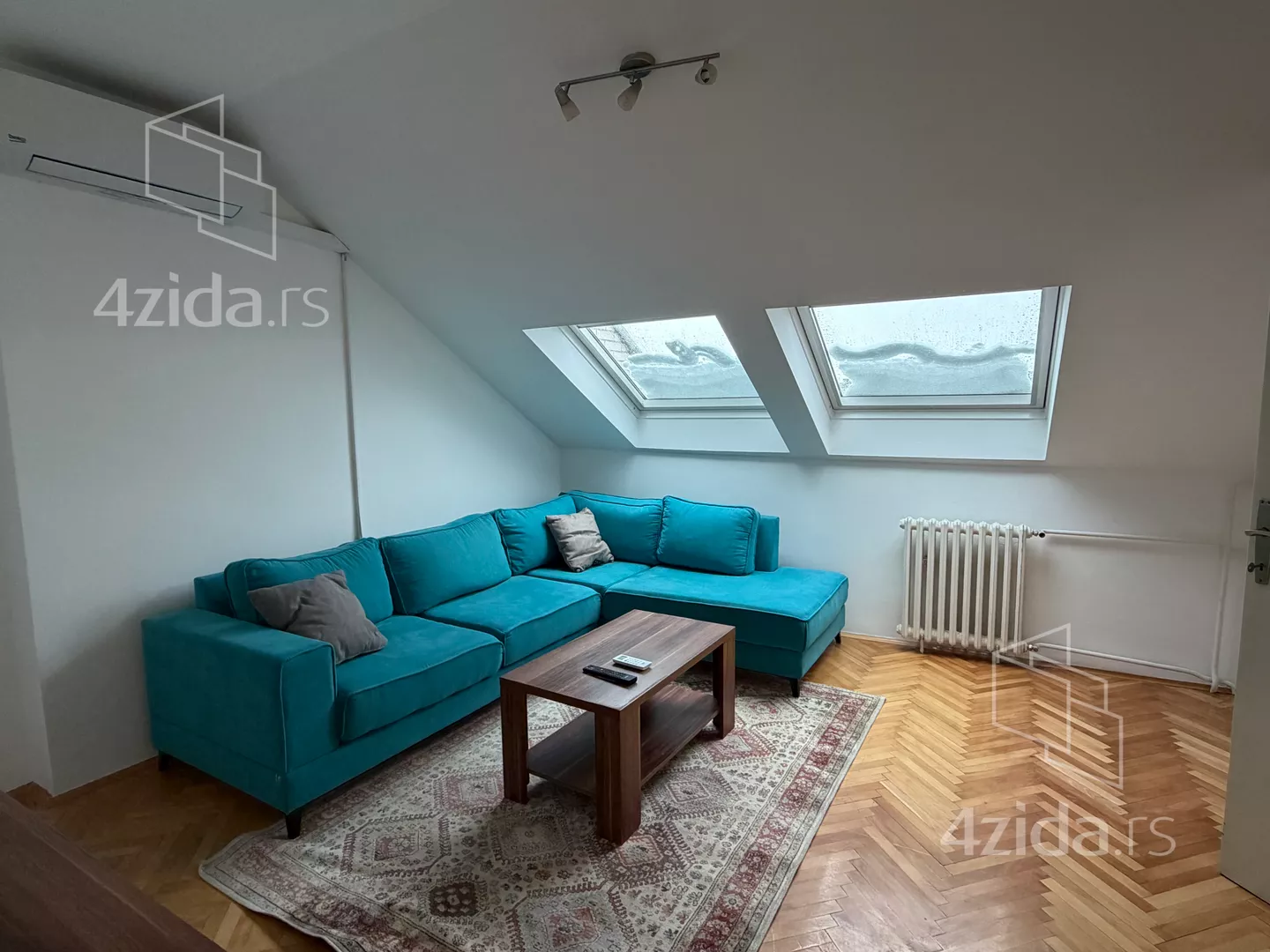 Troiposoban stan | 4zida