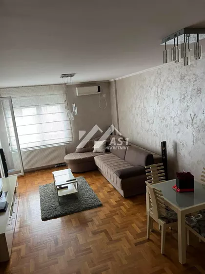 Skolska | 4zida.rs