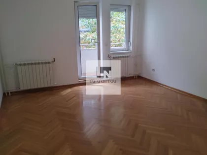 Crveni Krst Vračar | 4zida.rs