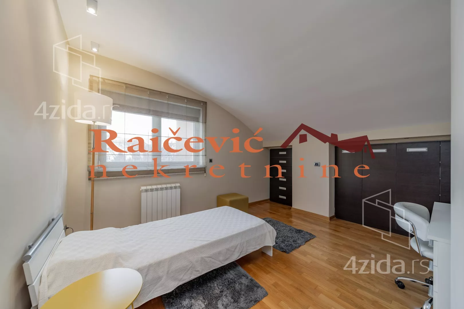 Petosoban stan | 4zida