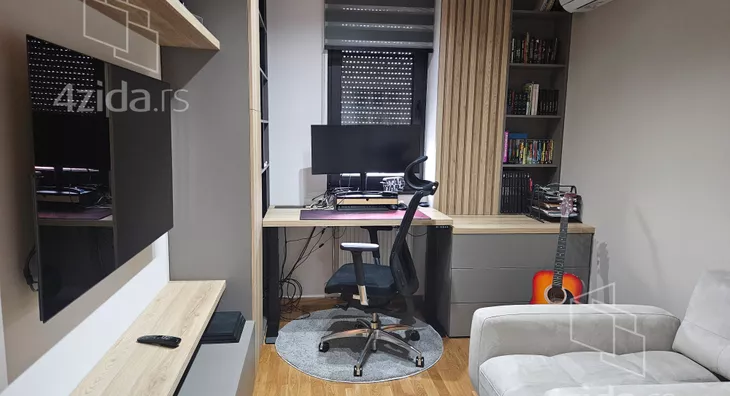 Četvoroiposoban stan | 4zida