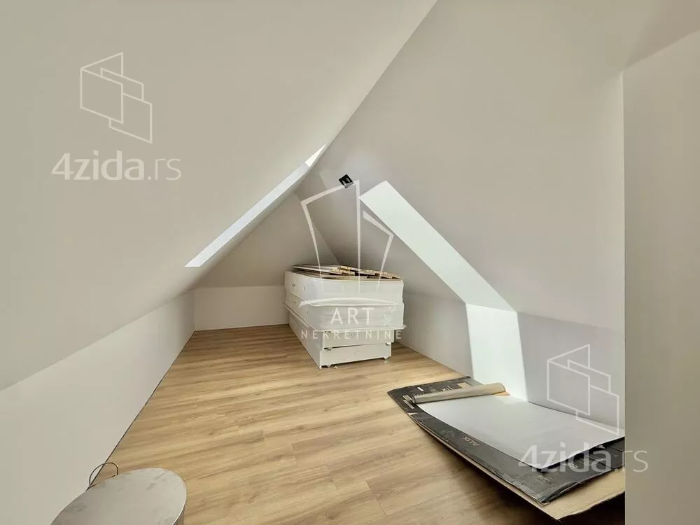 Četvoroiposoban stan | 4zida