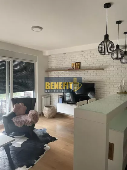 Lekino Brdo | 4zida.rs