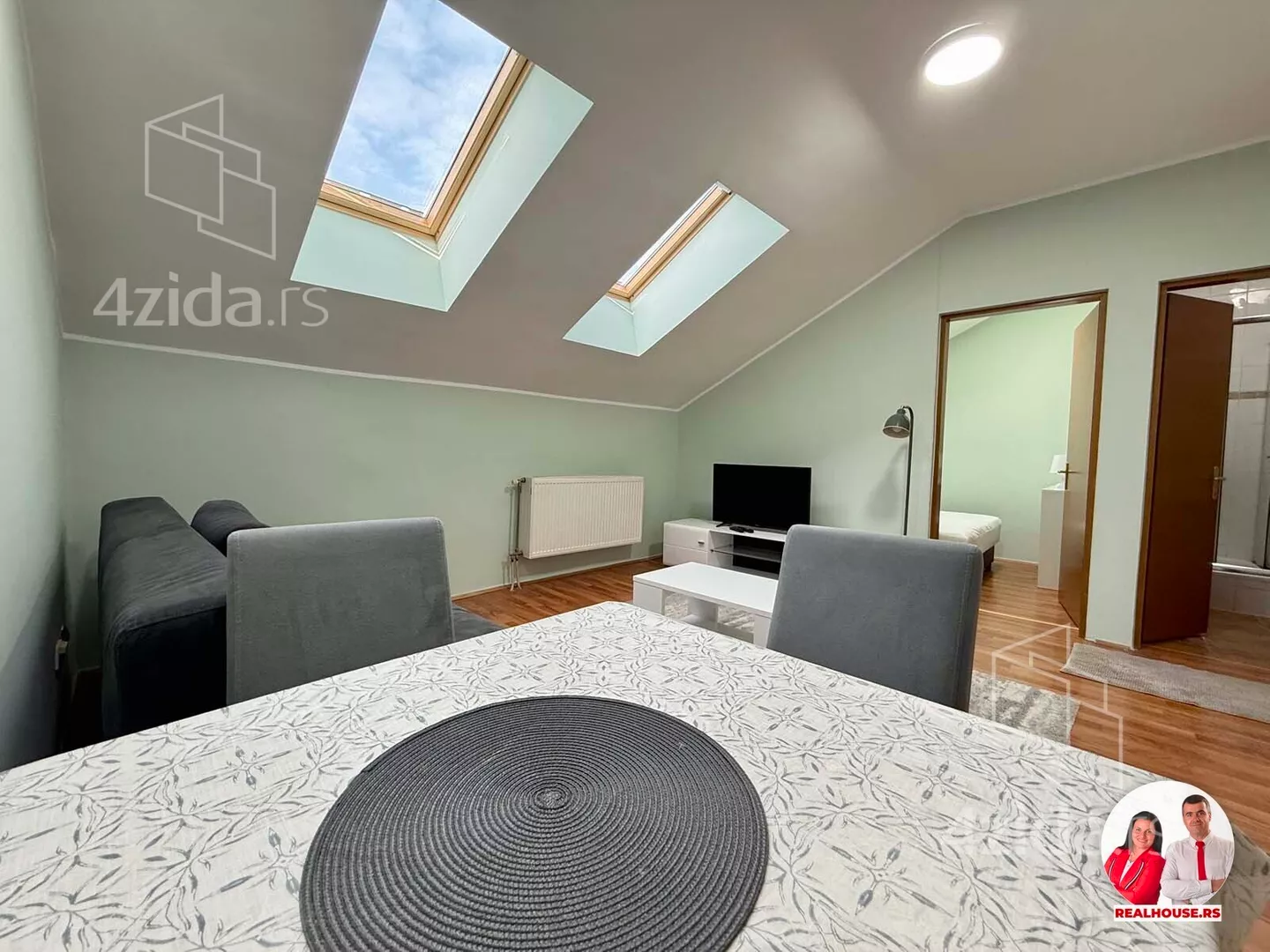 Jednoiposoban stan | 4zida