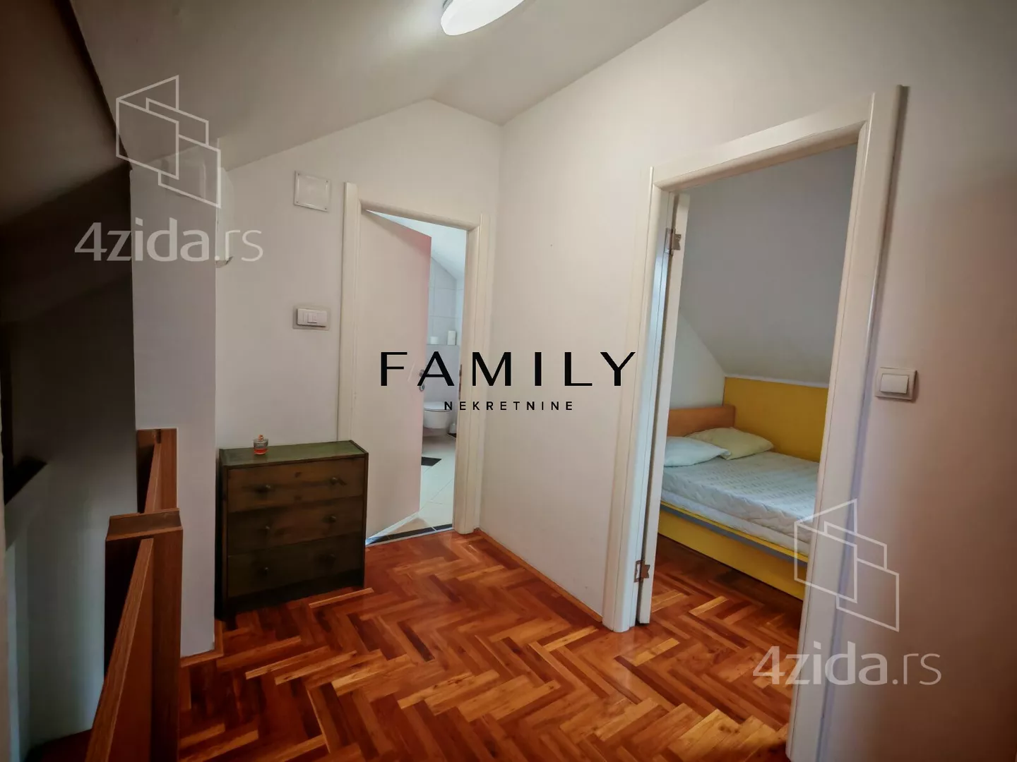 Petosoban stan | 4zida