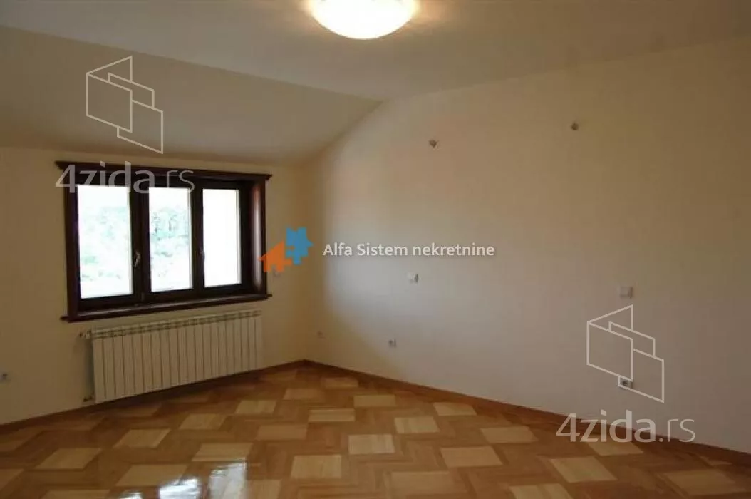 Šestosoban stan | 4zida