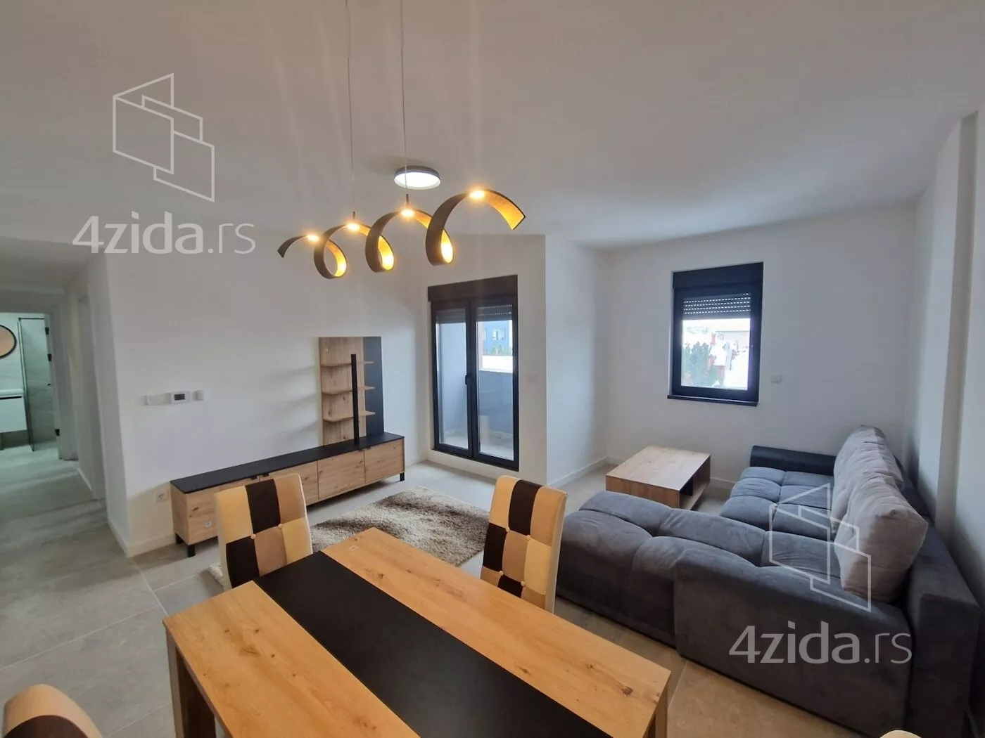 Dvoiposoban stan | 4zida