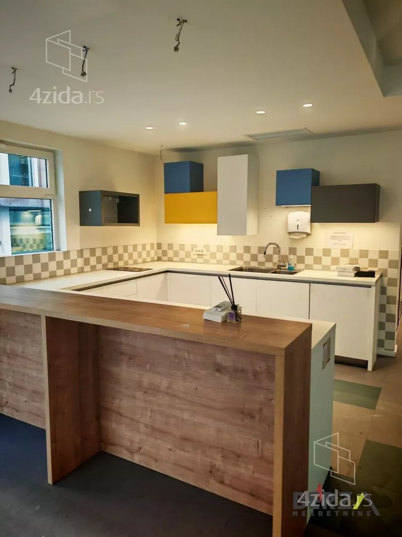 Poslovni prostor | 4zida