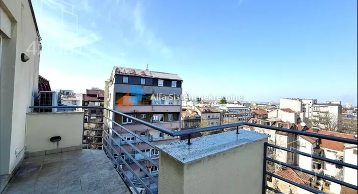 Šestosoban stan | 4zida