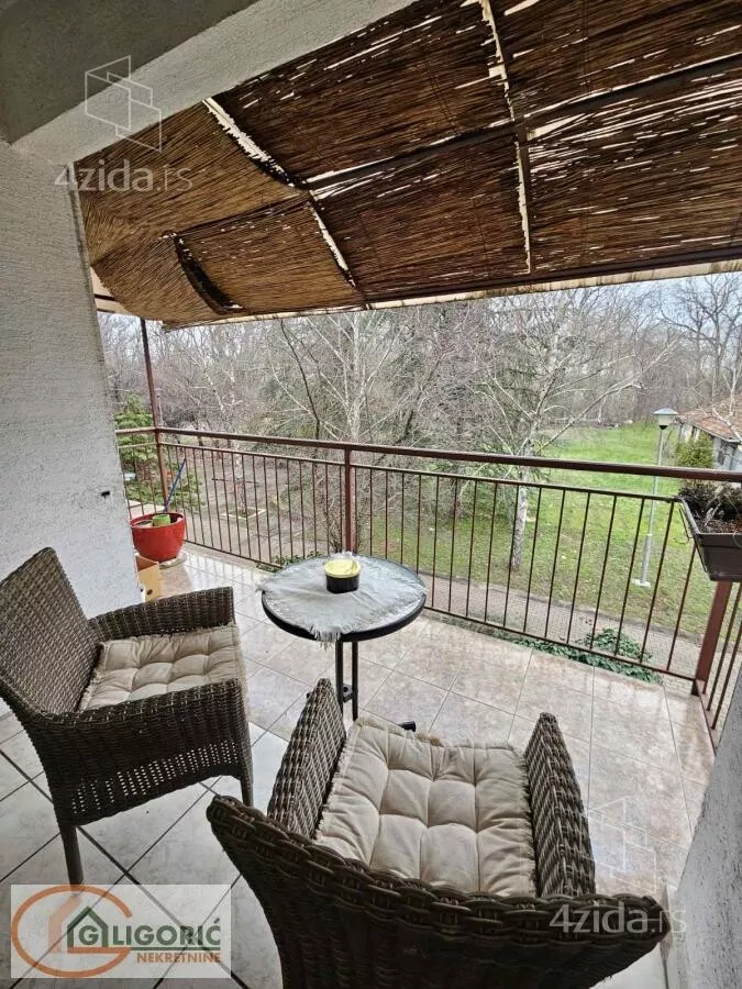 Troiposoban stan | 4zida