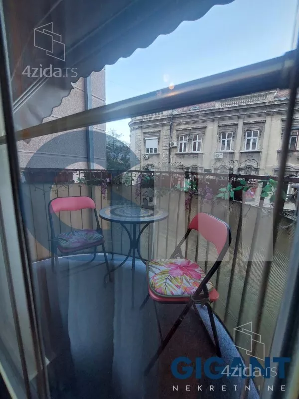 Petosoban stan | 4zida