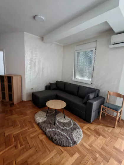 Vuka Karadžića 1 | 4zida.rs