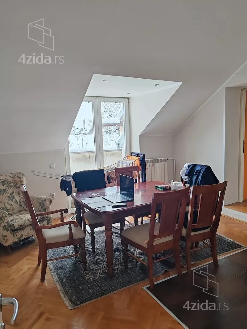 Šestosoban stan | 4zida