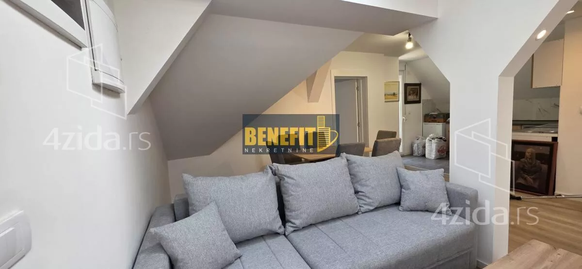 Četvoroiposoban stan | 4zida