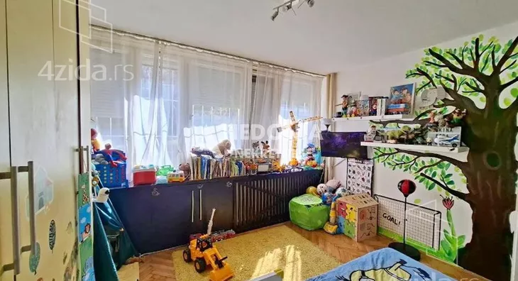 Troiposoban stan | 4zida