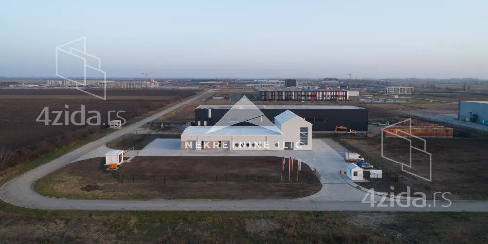 Poslovna zgrada | 4zida