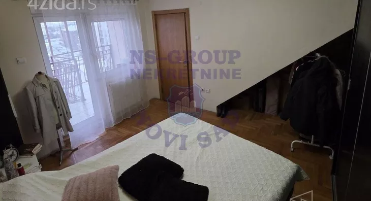 Šestosoban stan | 4zida