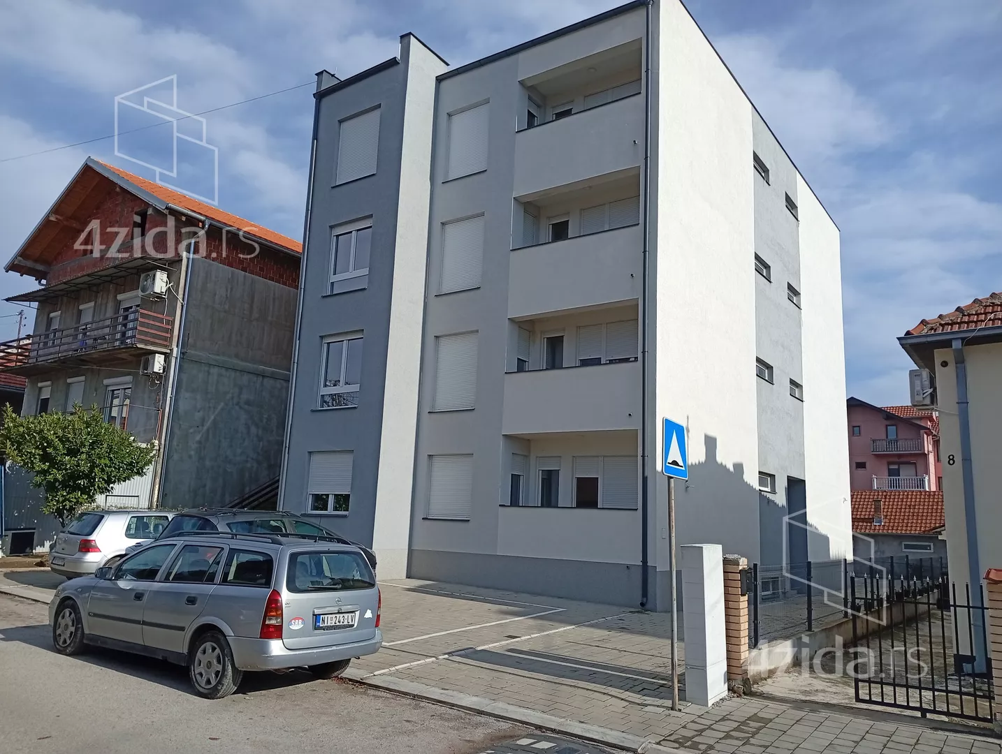 Jednoiposoban stan | 4zida