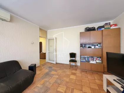 Ustanička | 4zida.rs