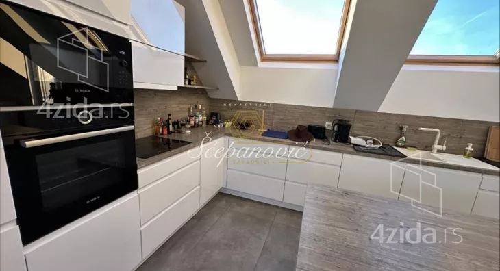 Petosoban stan | 4zida