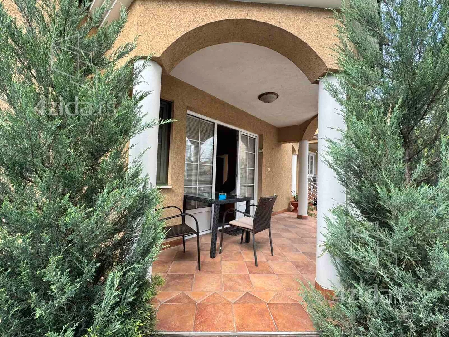 Troiposoban stan | 4zida