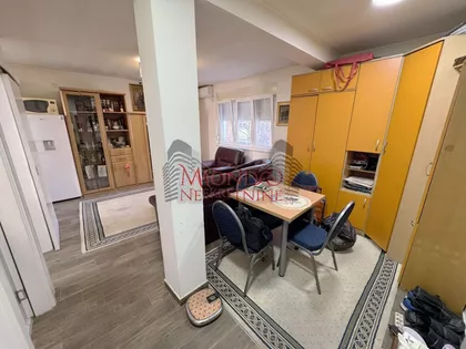 Crveni Pevac | 4zida.rs