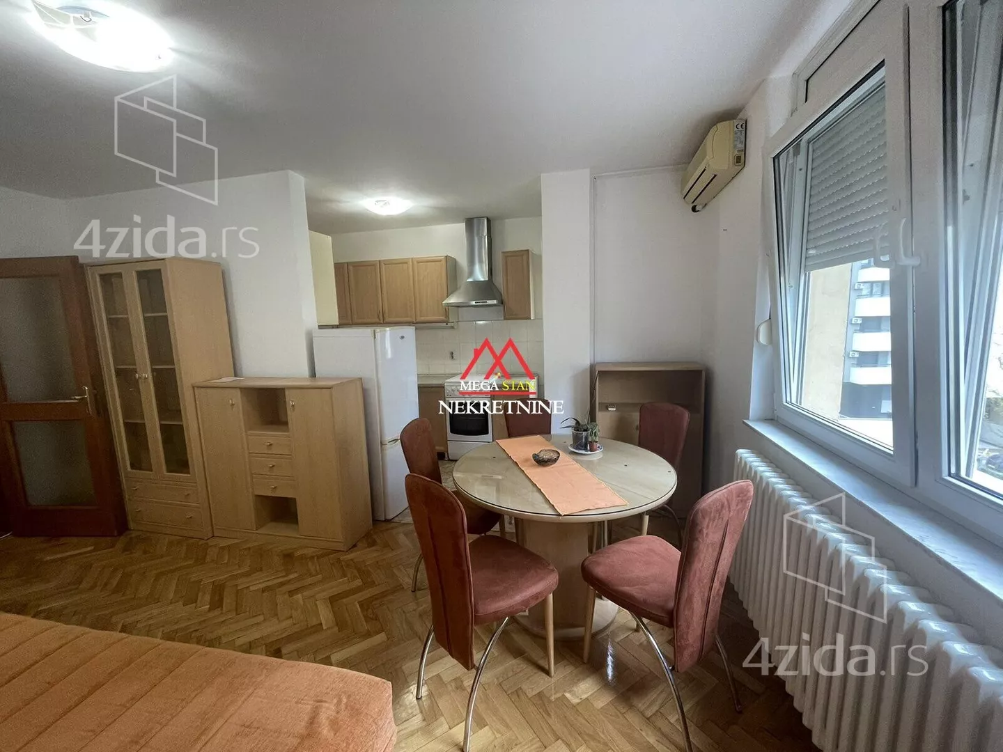 Jednoiposoban stan | 4zida