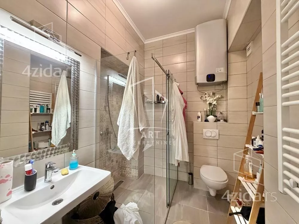 Petoiposoban stan | 4zida