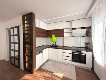 Dom Zdravlja | 4zida.rs