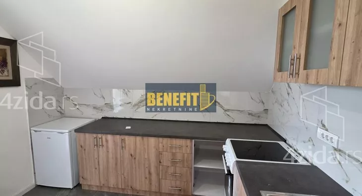 Četvoroiposoban stan | 4zida