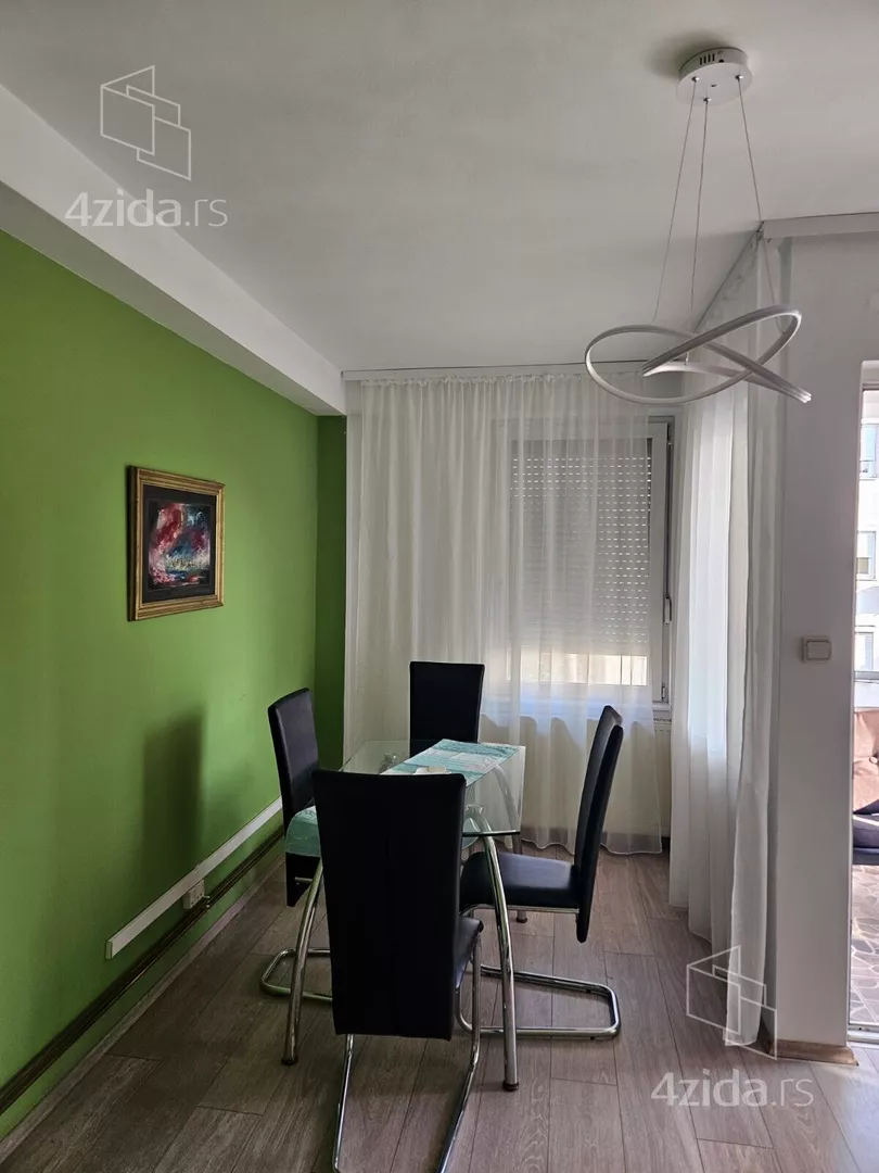 Troiposoban stan | 4zida