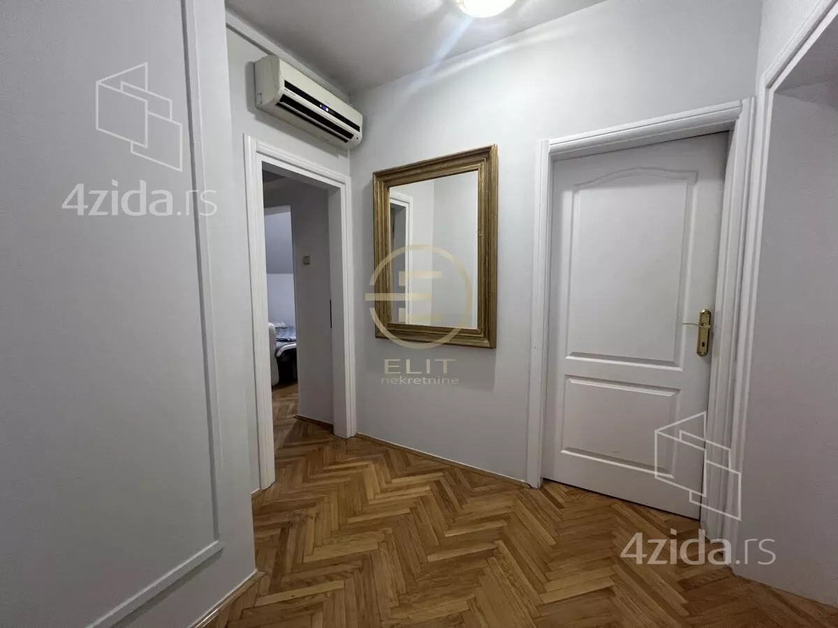 Četvoroiposoban stan | 4zida