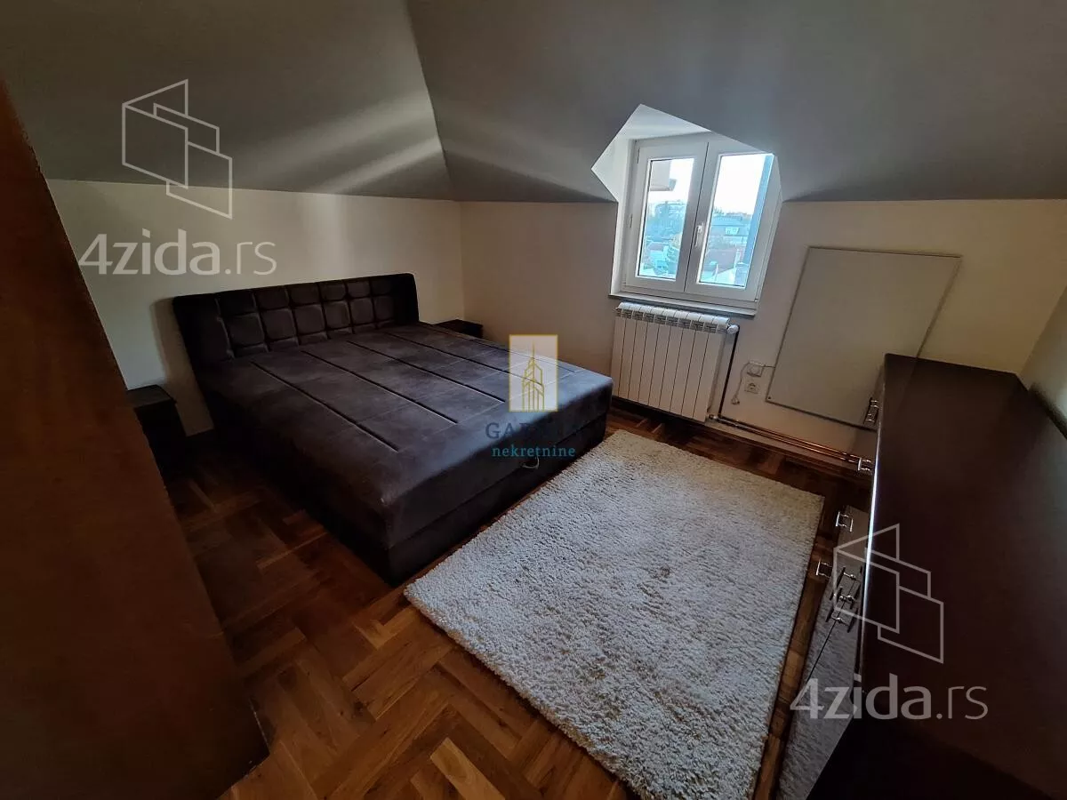 Troiposoban stan | 4zida