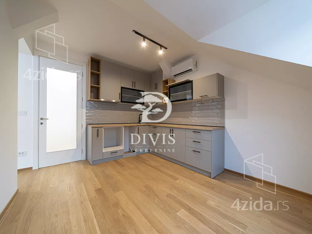 Četvoroiposoban stan | 4zida