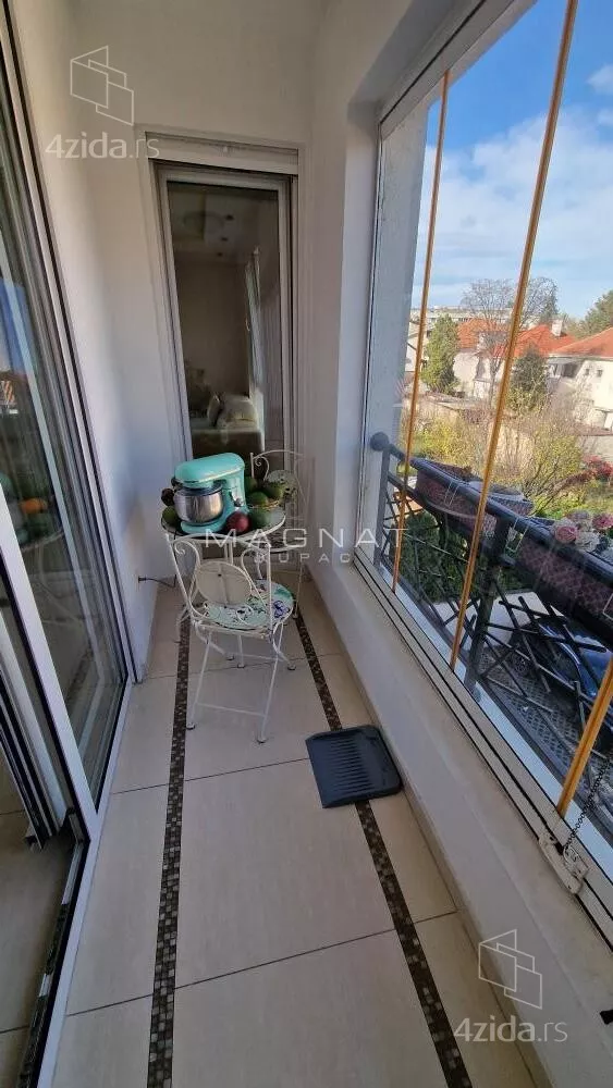 Troiposoban stan | 4zida