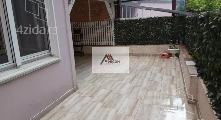 Troiposoban stan | 4zida