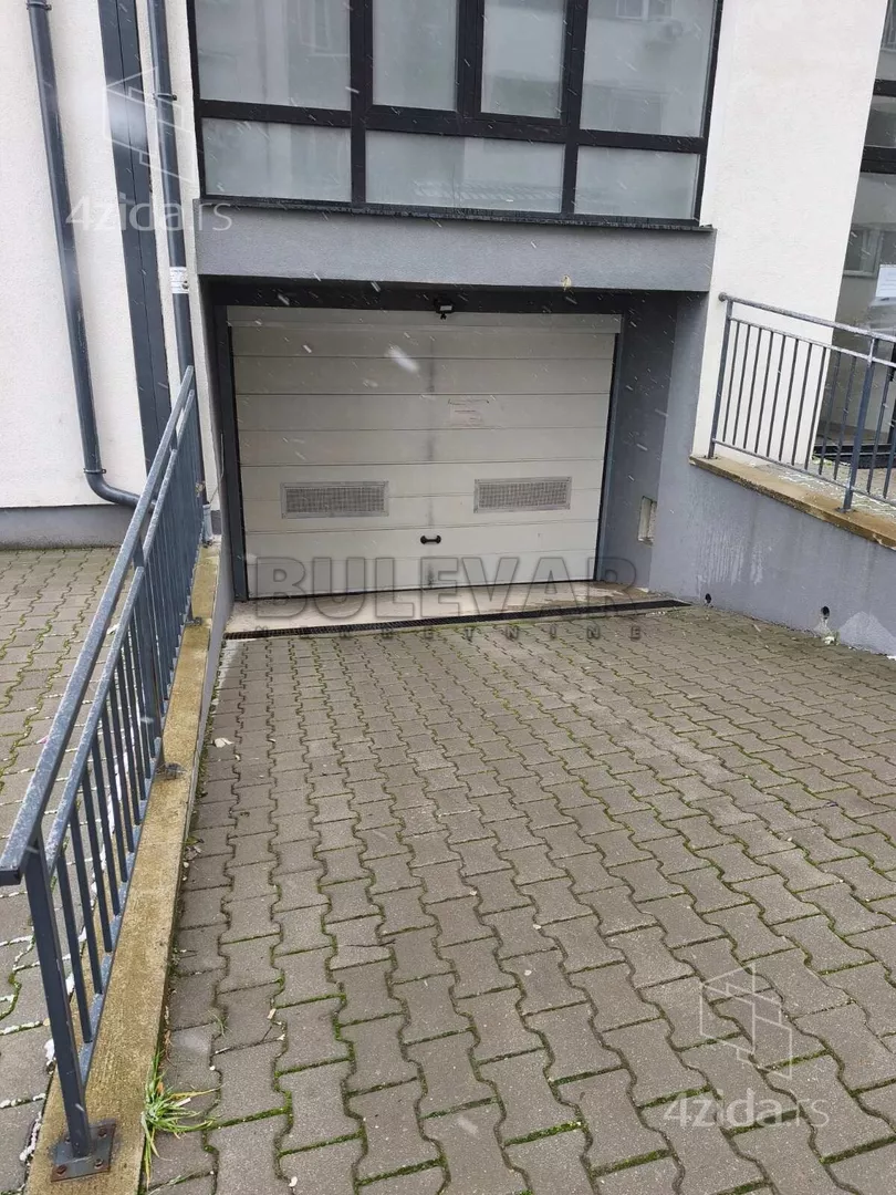 Garaža | 4zida