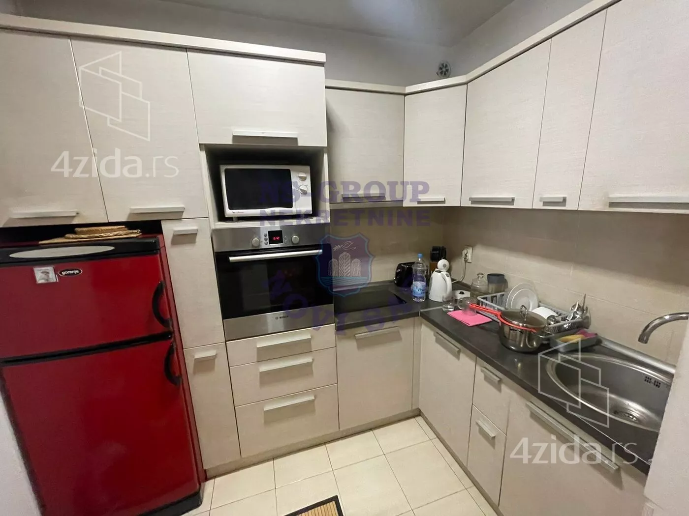 Troiposoban stan | 4zida