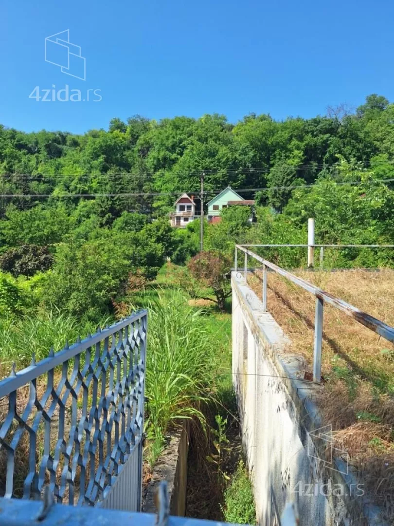 Plac | 4zida